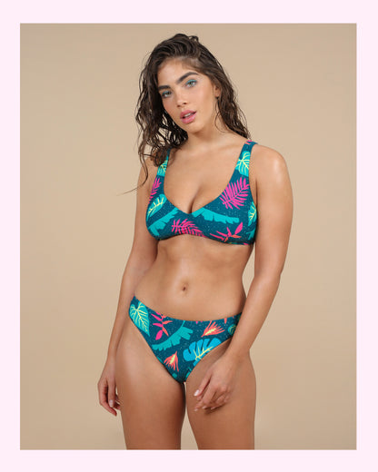 VENUS Top ~ Bali